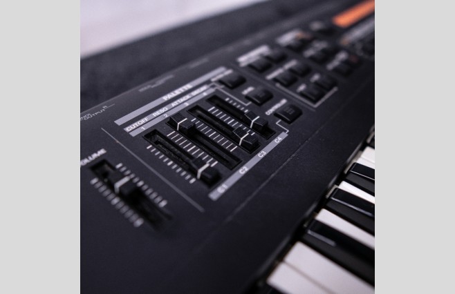 Used Roland XP-30 Synthesizer with Vintage Sound Expansion & Flight Case (SN:ZM45843) - Image 9